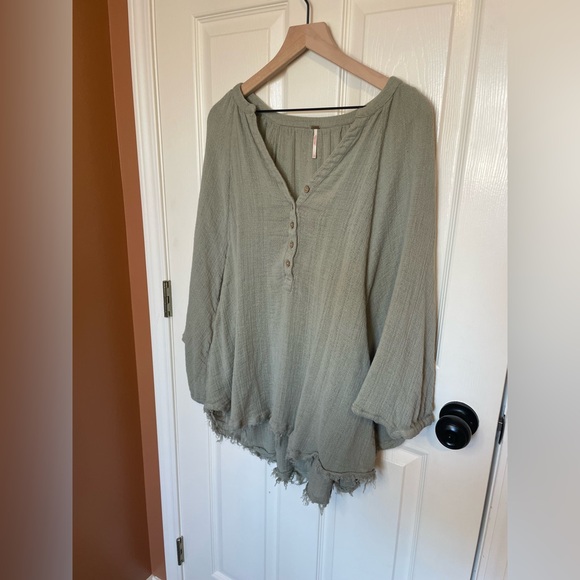 Free People Seersucker Henley - Picture 3 of 9